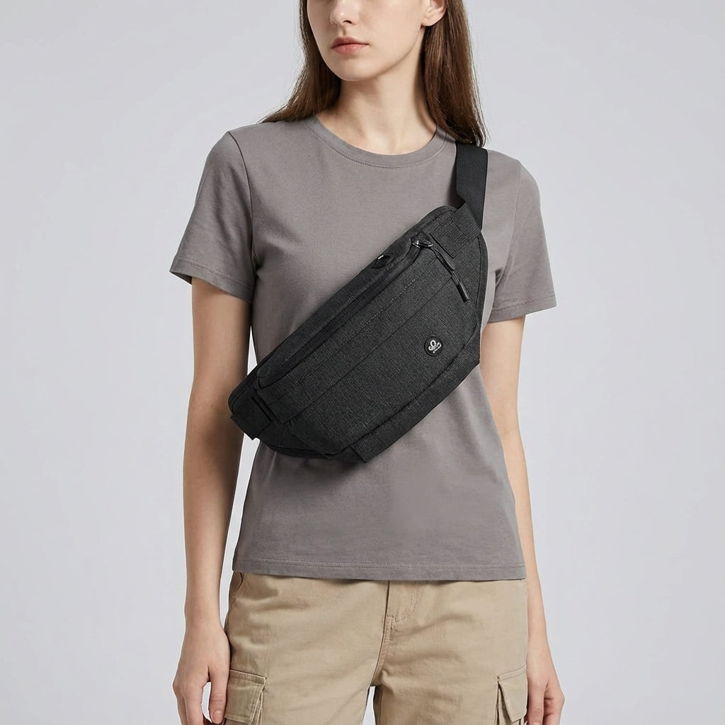 FlexSling unisex nylon sling tas, waterafstotend en comfortabel voor outdoor activiteiten. Ruime vakken voor al je benodigdheden.
