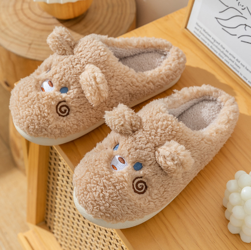Unisex fluffy sloffen met dieren look, perfect voor koude voeten. Comfortabel en antislip.