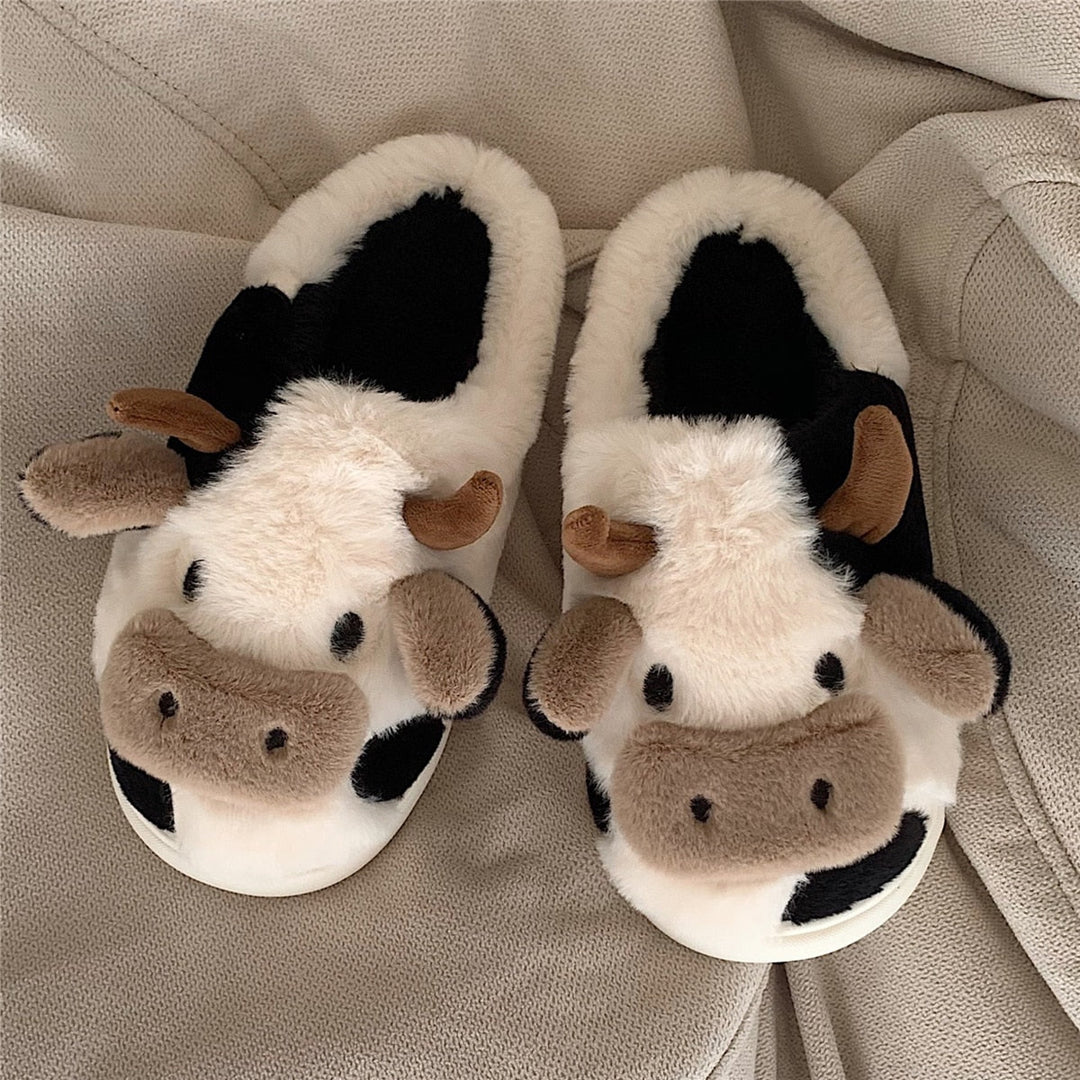 Fluffy unisex pantoffels met schattig dierenontwerp, voor warme en comfortabele voeten thuis.