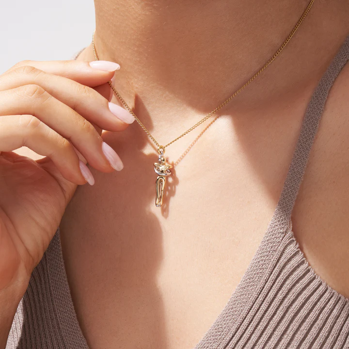 Elegante knuffelketting voor dames en heren, staand voor liefde. Ideaal jubileumcadeau.