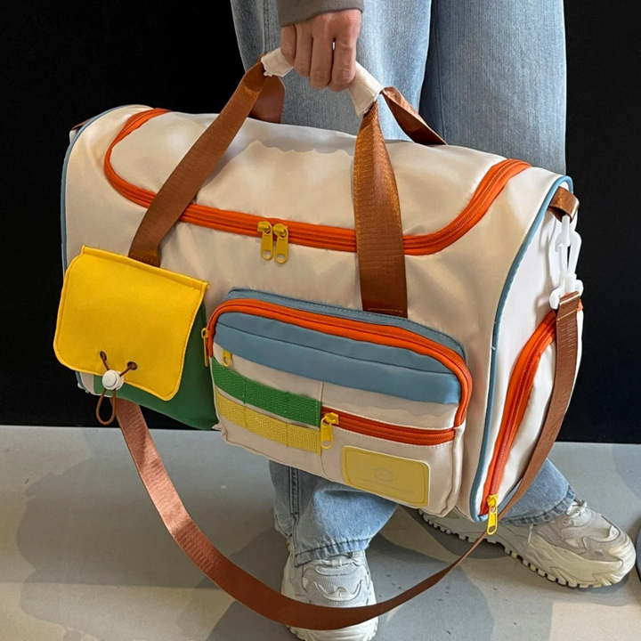 Stijlvolle FlexaBag lichtgewicht duffeltas, unisex ontwerp met kleurblokken; onmisbare sport- en reistas.