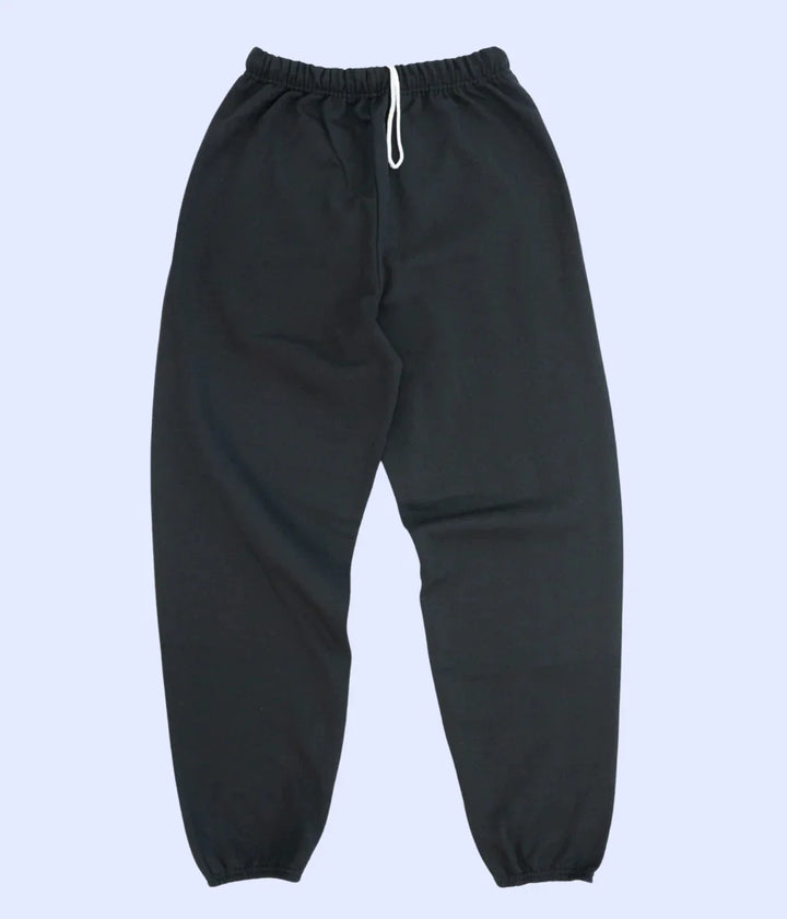 Trendy unisex liefdesbroek met unieke bedrukte genegenheidsdetails, perfect cadeau voor partners.