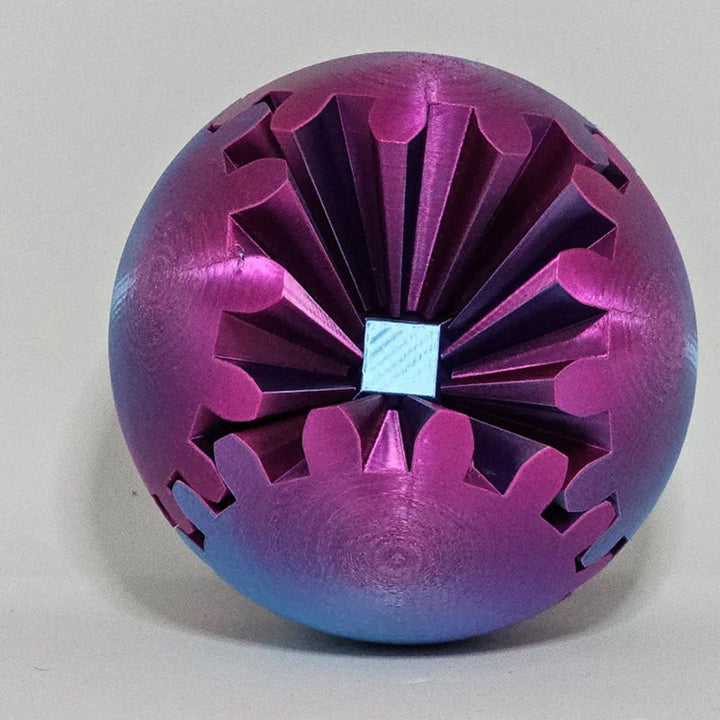 De MechSphere, een uniek mechanisch fidget gadget, helpt bij het doorbreken van stress en verhoogt de productiviteit.