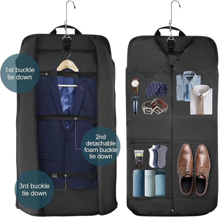 Zwarte opvouwbare kledingtas met pak en jurk, ideaal als kreukvrije handbagage organiser voor zakenreizen.