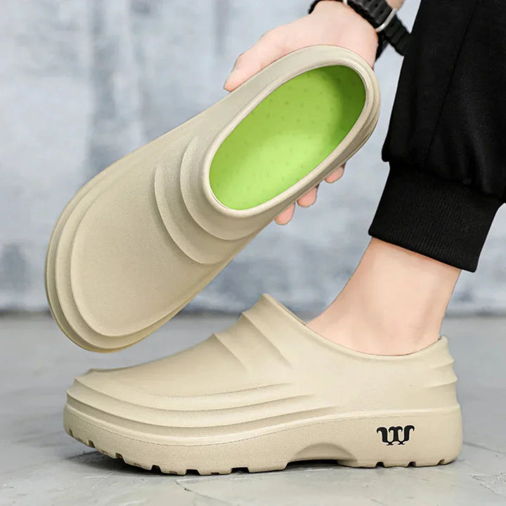 Antislip orthopedische klompen, waterdicht, biedt stabiliteit en comfort voor lange dagen.
