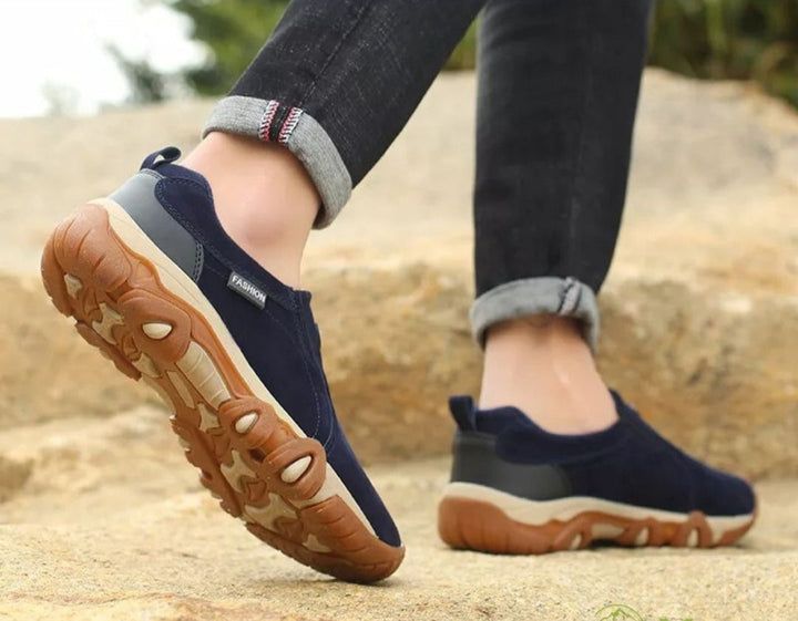 Detail van ademend textiel op flexibele barefoot sneakers. Comfortabel en ondersteunend voor gezonde voeten.
