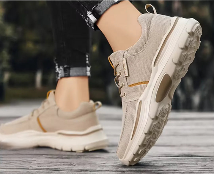 Ademende barefoot sneakers met antislipzool, ontworpen voor ultiem comfort en actieve ondersteuning tijdens sport.