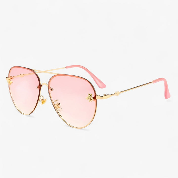 Comfortabele unisex piloten zonnebril. Zwart frame, bijendetail en UV400 voor optimale bescherming.