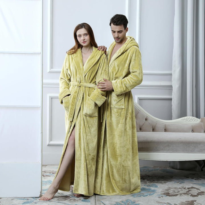 Pluizige unisex fleece badjas met capuchon; CozyFluff comfort na een lange dag.