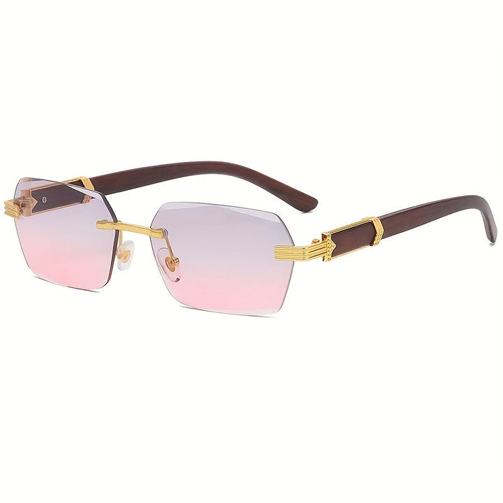 Trendy zomer zonnebril: randloos, rechthoekige lenzen en houtlook pootjes. Must-have accessoire voor elke outfit.