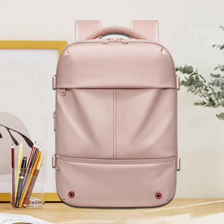Waterdichte backpack Arvid met ruime compartimenten, geschikt voor kamperen en woon-werkverkeer.