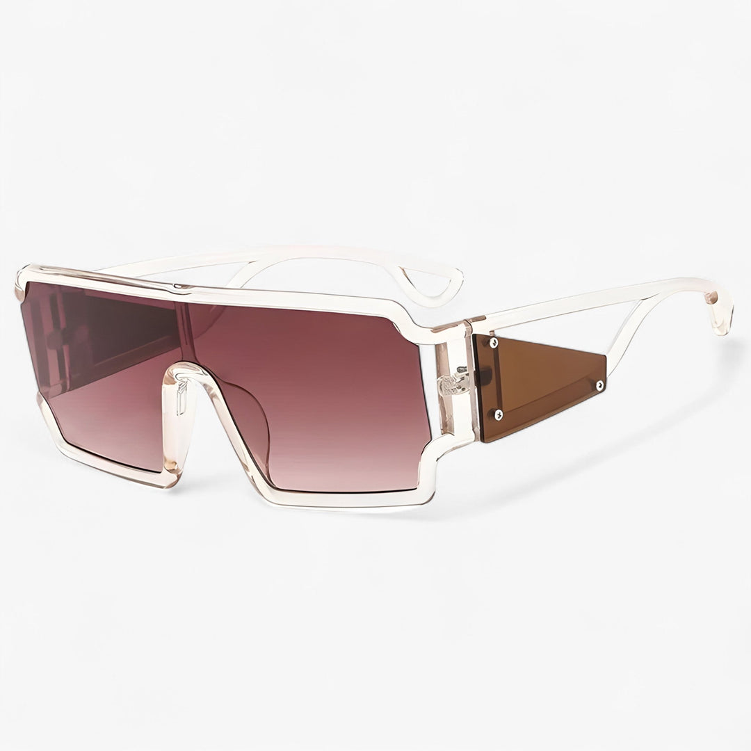Stijlvolle retro Solenne zonnebril met zwarte montuur, UV400 lenzen en lichtgewicht design, ideaal unisex zomer accessoire.