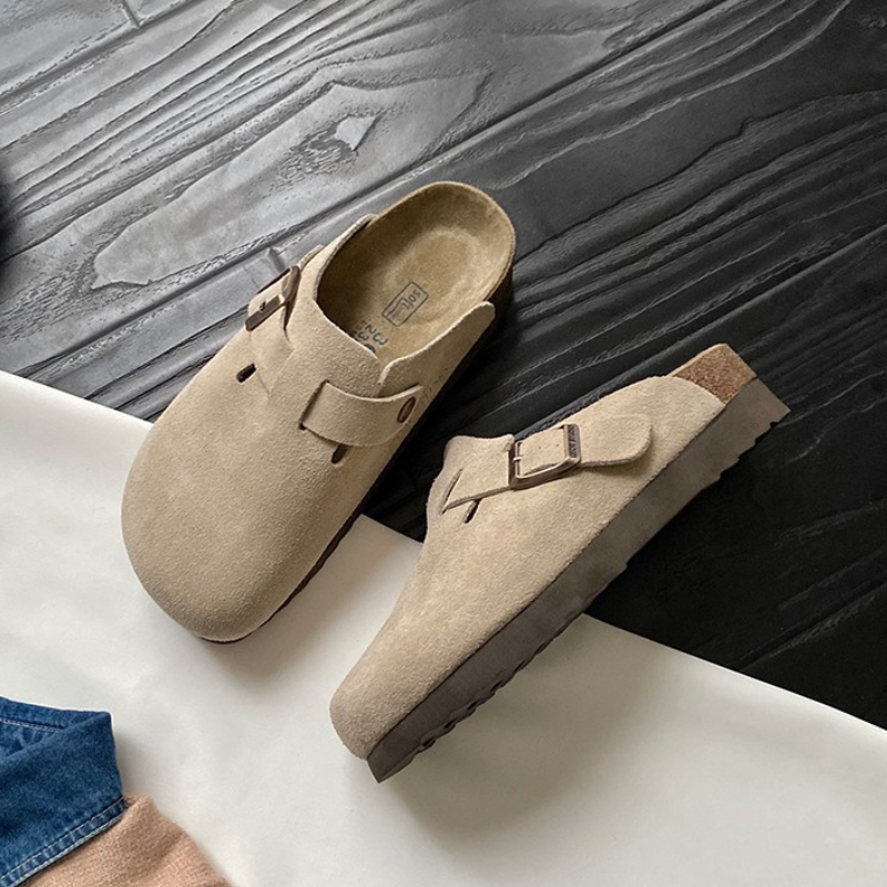 Lichte unisex pantoffels voor optimaal voetcomfort. Perfecte open schoenen voor warme zomerdagen.