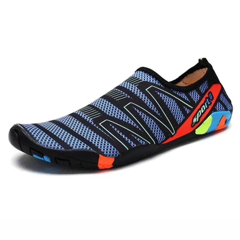 Unisex sneldrogende AquaFlex waterschoenen voor wateractiviteiten, comfortabel en goede grip.