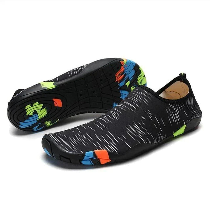 Duurzame AquaFlex outdoor waterschoenen, sneldrogend en veelzijdig voor avonturen in en rond water.