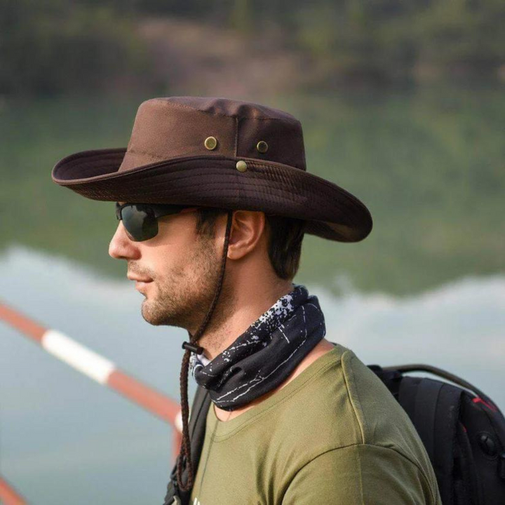 Ademende unisex outdoor hoed, lichtgewicht en opvouwbaar, met UV-bescherming voor zonnige dagen.