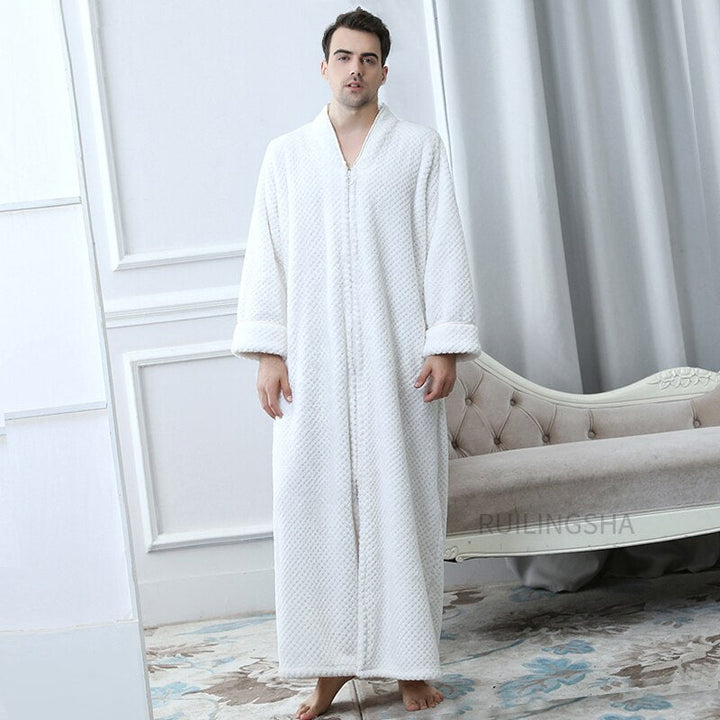 Zachte thermo badjas met rits, perfect om warm te blijven na het baden.