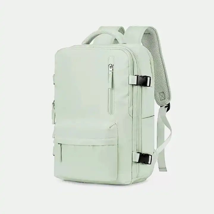 Unisex rugzak TrailSafe Pro, getoond met ruimte voor laptops en reisbenodigdheden, veilig en handig.