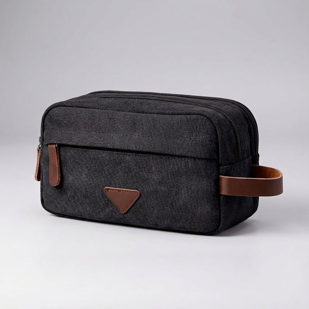 Ruime Tripelle toilettas met dubbel compartiment voor georganiseerde opslag van toiletartikelen op reis. Unisex model.