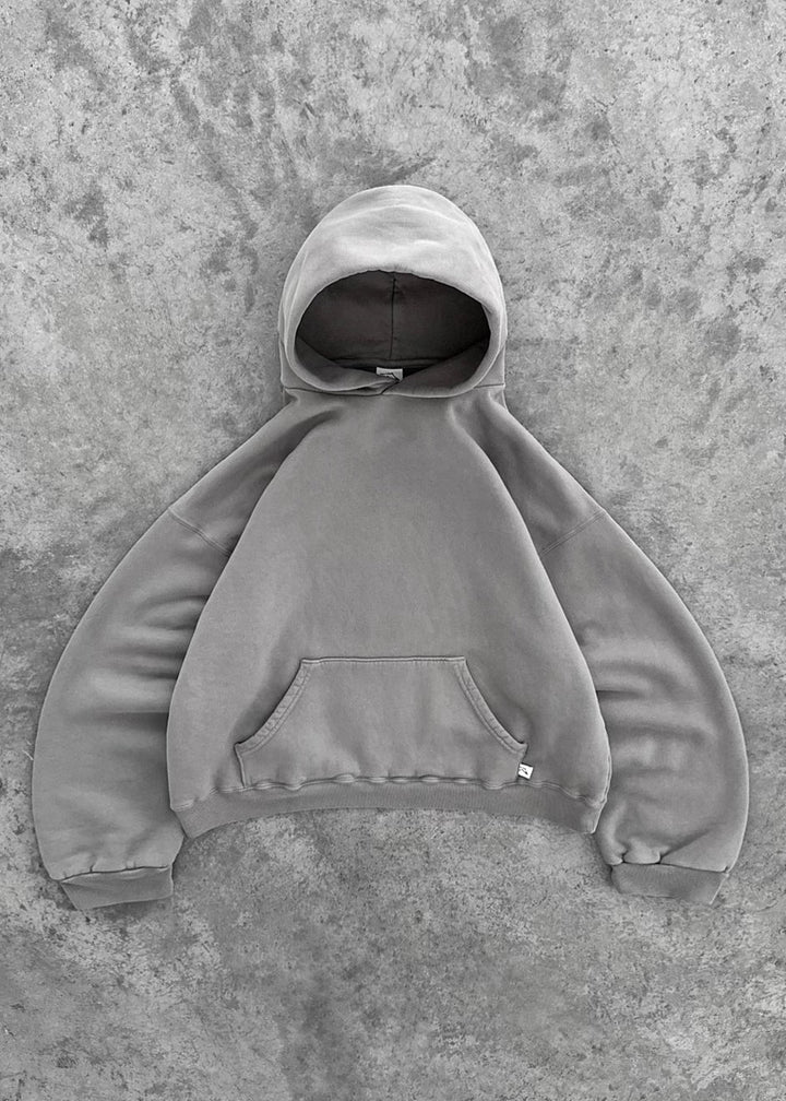 Trendy unisex hoodie met ruime zak, praktisch en comfortabel voor dagelijks gebruik.