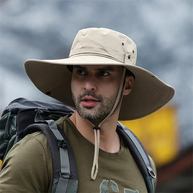 Khaki rangerhoed, waterafstotend, met kinband, ideaal voor vissen en avontuurlijke trips. Ademend.