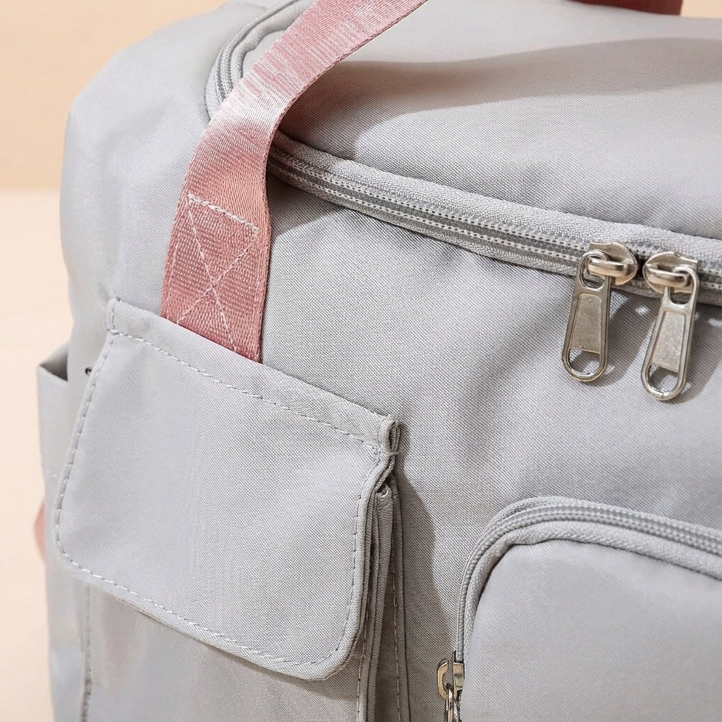 Ruime unisex duffel reistas met apart schoenenvak en waterdicht natvak. Handig voor sport of korte reizen.