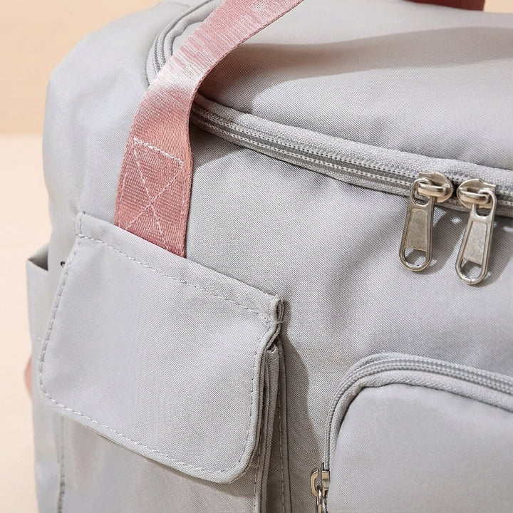 Ruime unisex duffel reistas met apart schoenenvak en waterdicht natvak. Handig voor sport of korte reizen.