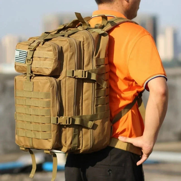 Praktische unisex waterafstotende rugzak met meerdere vakken, voor werk, school of weekendtrips.