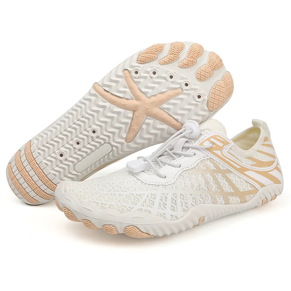 Comfortabele waterschoenen, ideaal voor een actieve zomerdag aan het water, bescherming en grip.