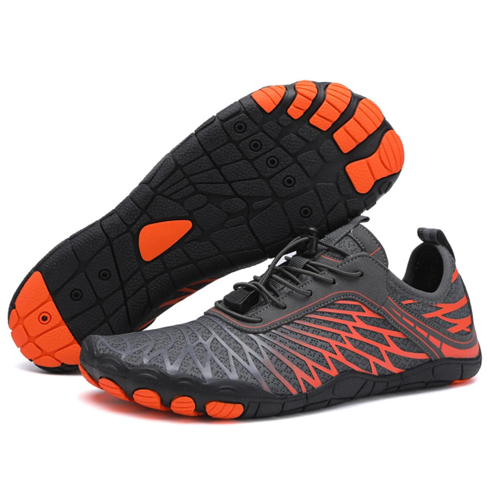 Close-up van de antislipzool van de unisex waterschoen, voor maximale grip en stabiliteit.