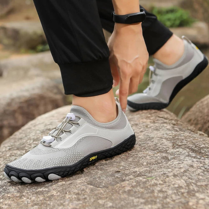 Sportieve unisex zwemschoenen, sneldrogend en lichtgewicht; perfect voor zwemmen, surfen en vakantie.