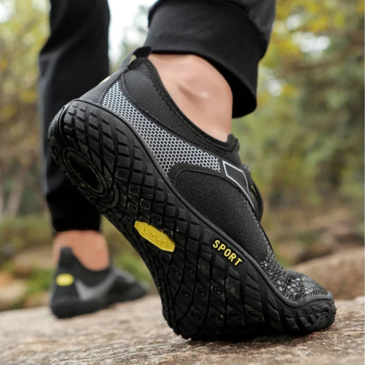 Antislip waterschoenen voor heren en dames; duurzaam, flexibel en comfortabel voor alle watersporten.