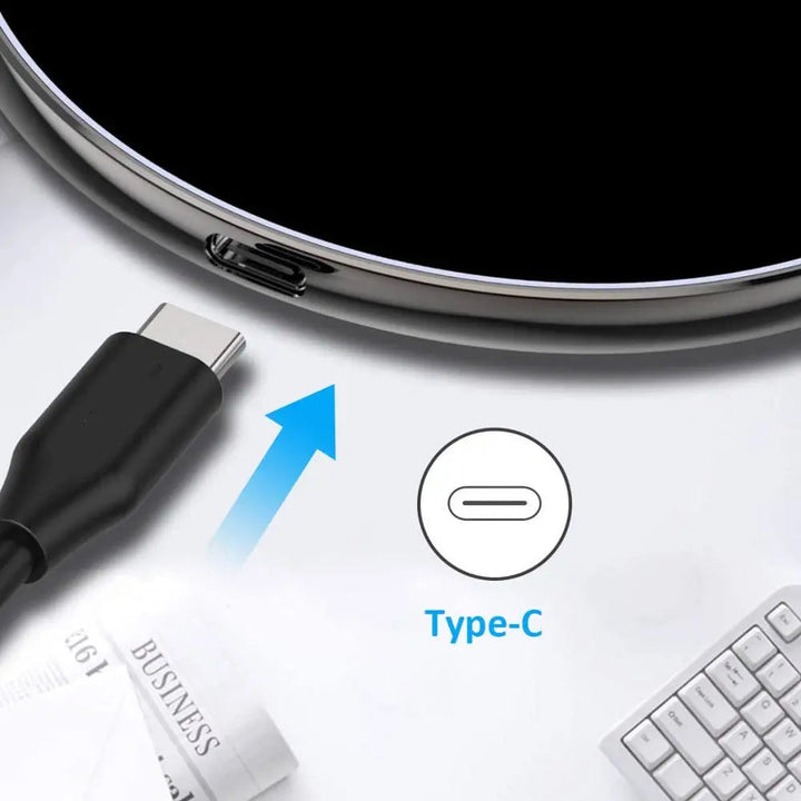 Efficiënte 30W draadloze oplader voor alle smartphones; plaats en laad snel op. Qi-compatibel.