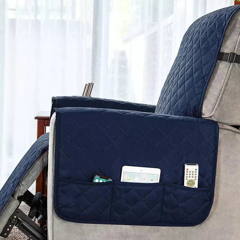 Fauteuil met FlexCover hoes, ziet er als nieuw uit, biedt bescherming en zacht zitcomfort.