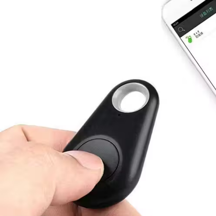 Draagbare GPS tracker voor ouderen, inclusief noodknop voor snelle hulp.