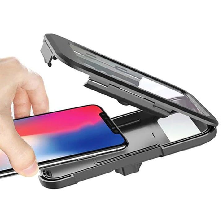 Detail van waterdichte telefoonhouder met draadloze oplaadspoel. Voor fiets, e-bike en veilige telefoonfiets navigatie.