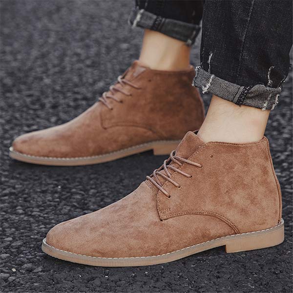 UrbanStride Classic halfhoge herenschoenen, focus op de kwaliteit en comfortabele pasvorm.