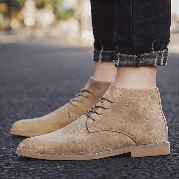 Stijlvolle UrbanStride Classic khaki veterschoenen, halfhoog voor een casual of smart-casual look.