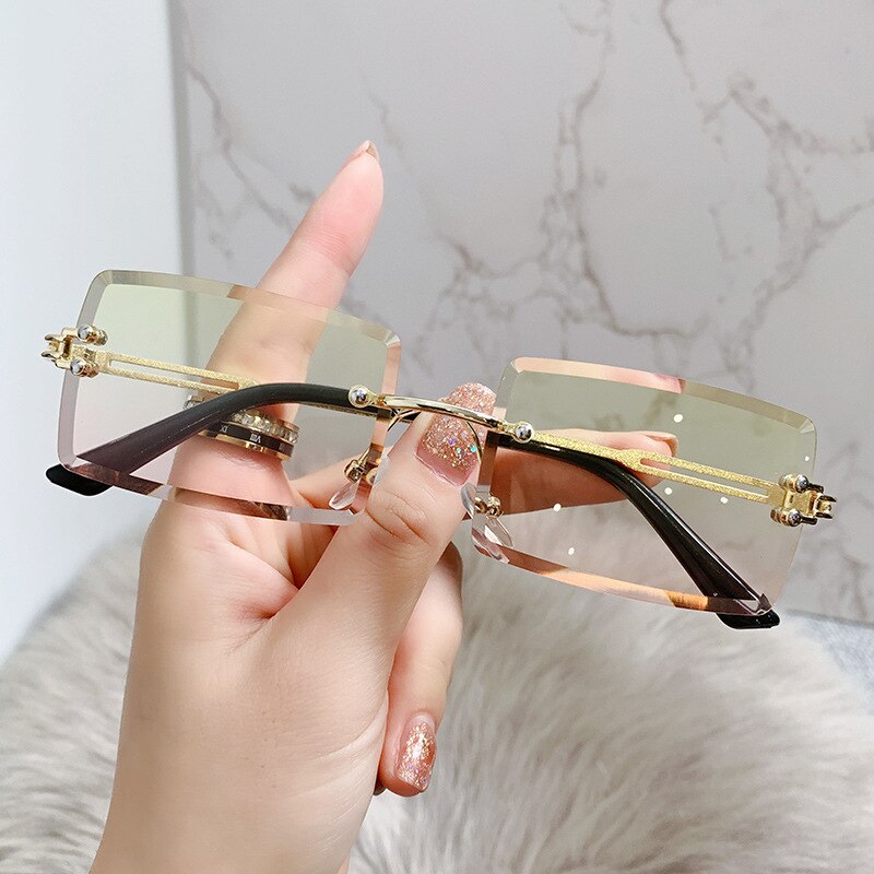 Complete set met rechthoekige glamour zonnebril en accessoires