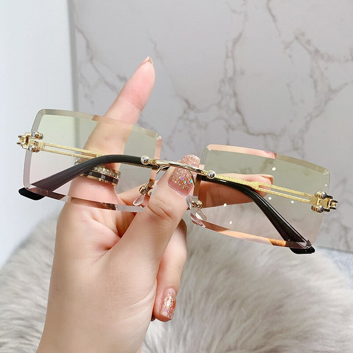 Complete set met rechthoekige glamour zonnebril en accessoires