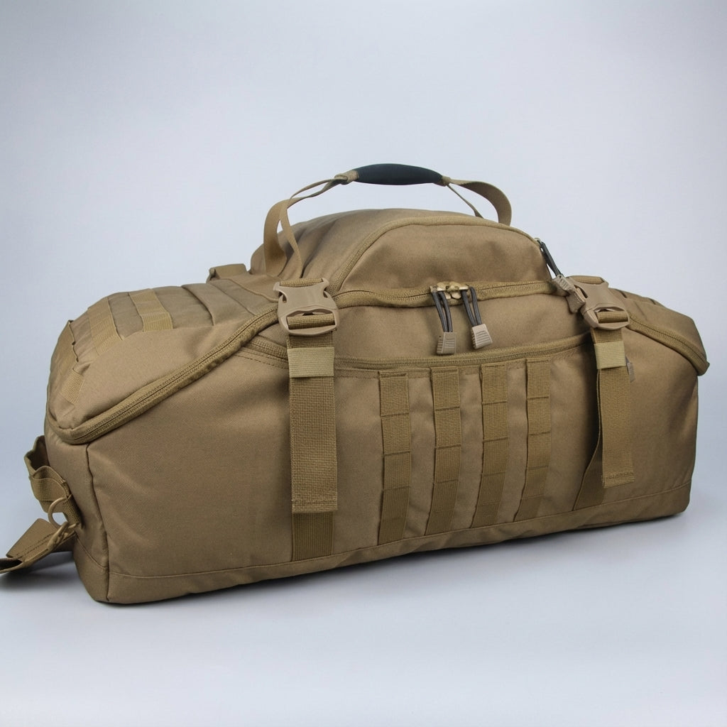 Detail van de Nomadridge Molle reistas: duurzame ritsen en stevig, waterbestendig materiaal voor outdoor.