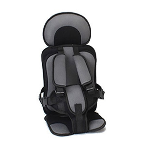 Compacte en veilige kinderautostoel voor baby's, peuters en kinderen tot 12 jaar, met ademende bekleding.