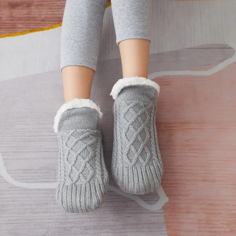 Comfortabele verdikte binnenpantoffels van zacht kasjmier, perfect als winterpantoffels.