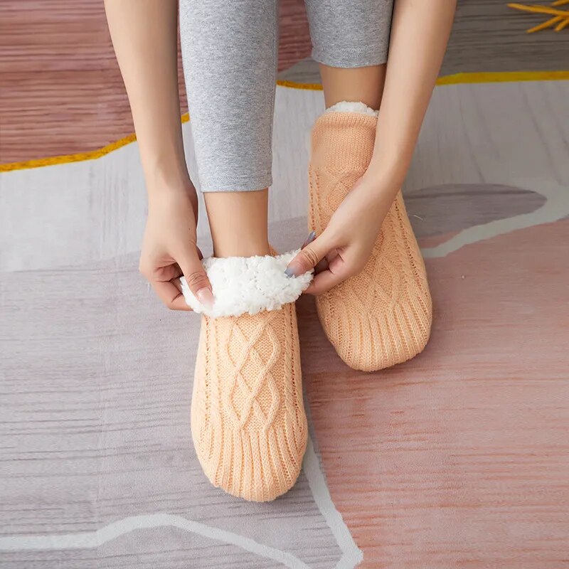 Stijlvolle en verdikte heren pantoffels, kasjmier CozySteps voor winterse warmte en comfort.