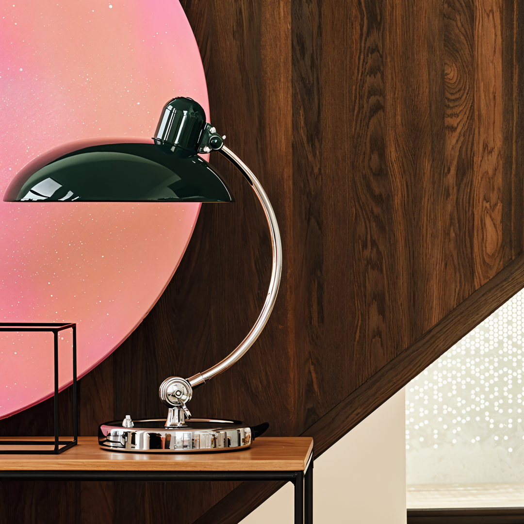 Robuuste ijzeren vintage bureaulamp. Deze verstelbare retro tafellamp verlicht elke woonkamer stijlvol.
