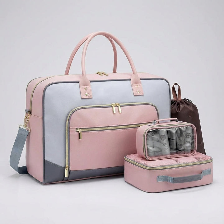 Georganiseerde CarrySmart reisset voor stressvrij reizen, inclusief duffelbag en paksets.