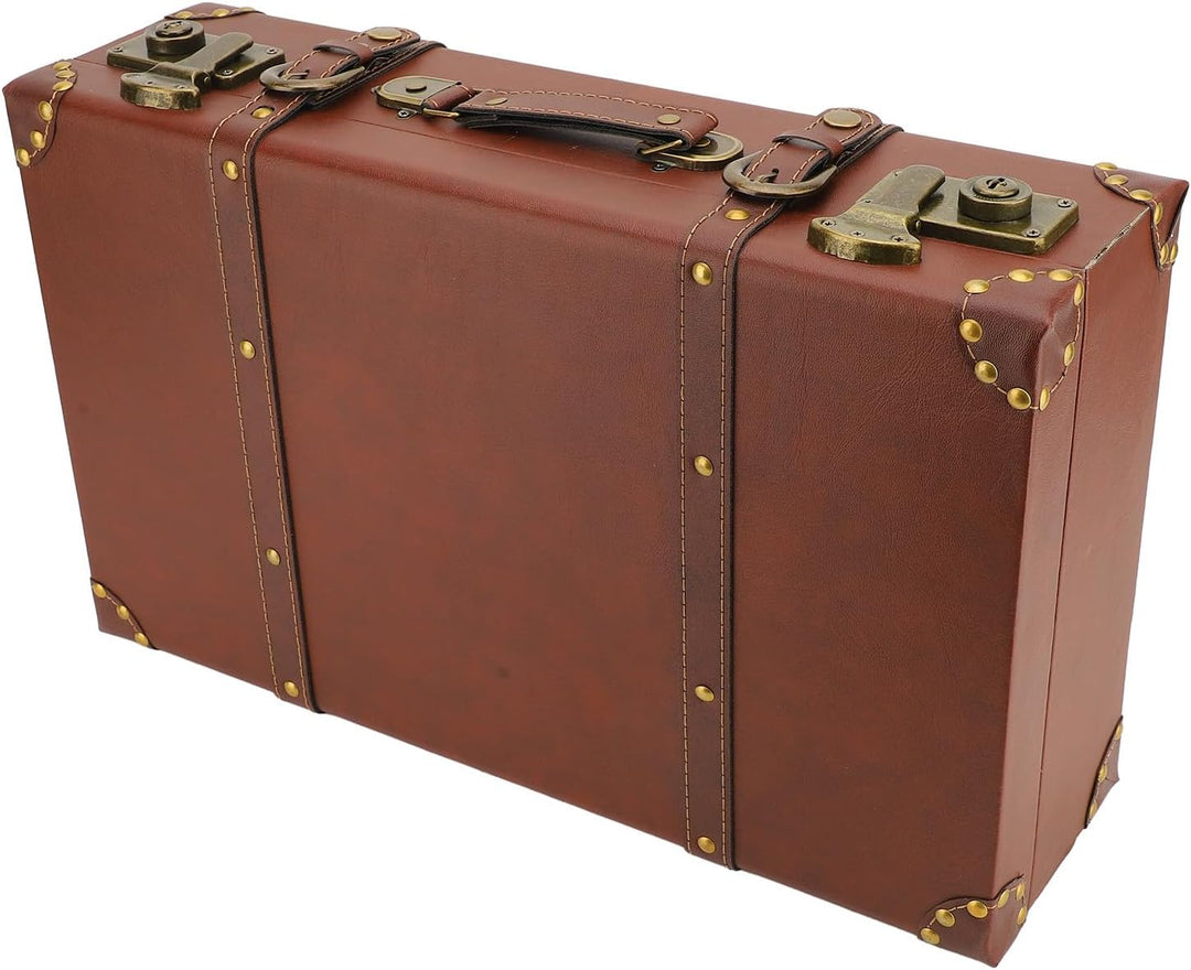 Open vintage leren handbagagekoffer, klaar voor uw reisbenodigdheden, unisex en praktisch.