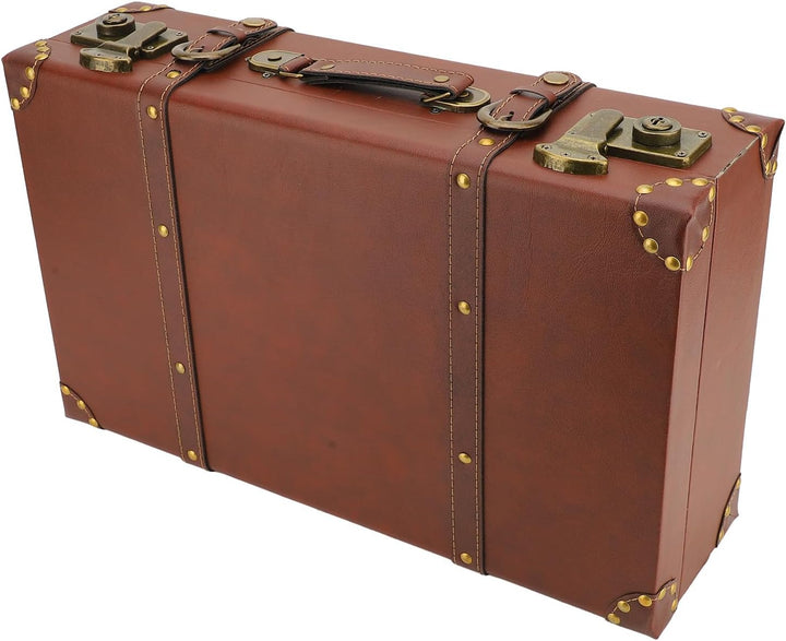 Open vintage leren handbagagekoffer, klaar voor uw reisbenodigdheden, unisex en praktisch.
