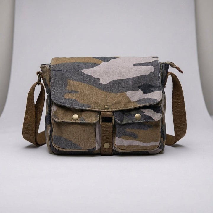 Ruime vintage canvas tas met meerdere vakken, ideaal als praktische crossbody schoudertas voor reizen.