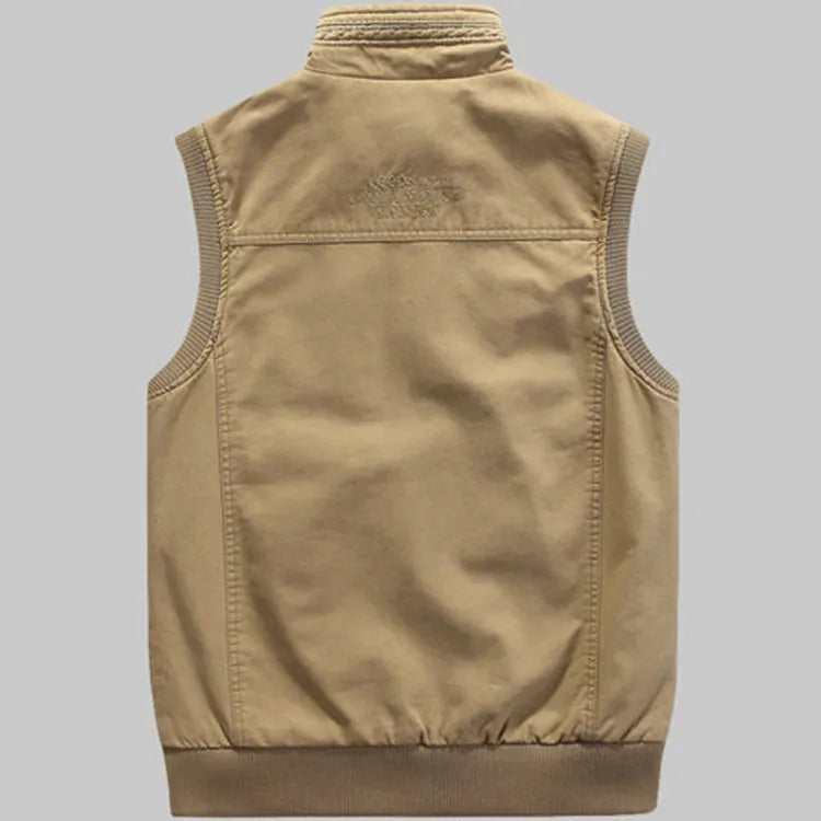 Vintage outdoor vest Elias voor heren, khaki, met veel praktische zakken. Perfect als wandel- of visvest.